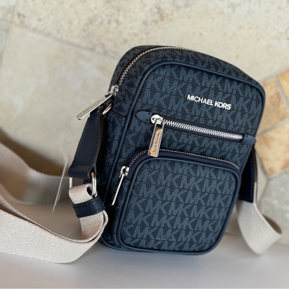 Michael Kors Jet Set Item Crossbody Flight Bag MK admiral - Picture 12 of 12